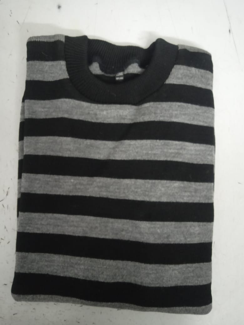Woolen Full Sleeve Sweater with Lining Pattern