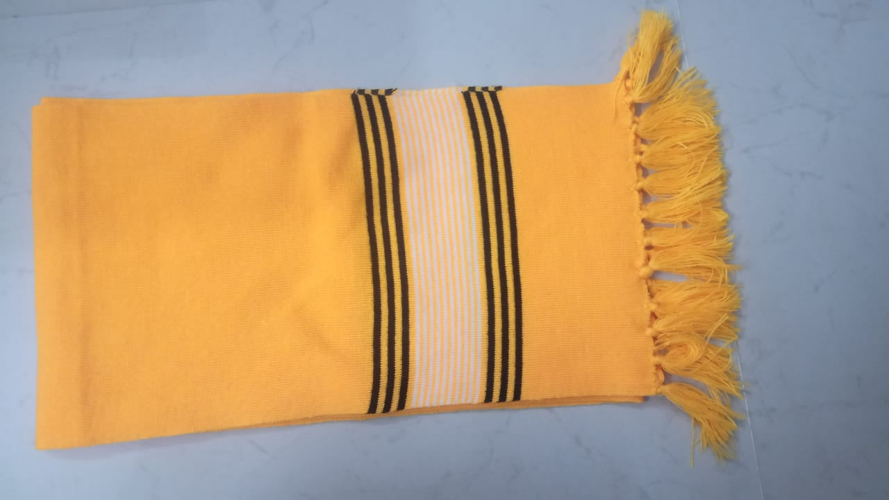 Hosiery Knitted Daffodil Muffler with Duet Design